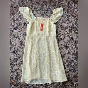 NWT Joe Fresh Yellow Floral Summer Dress Babydoll Flutter Sleeve Size 4 Vacation